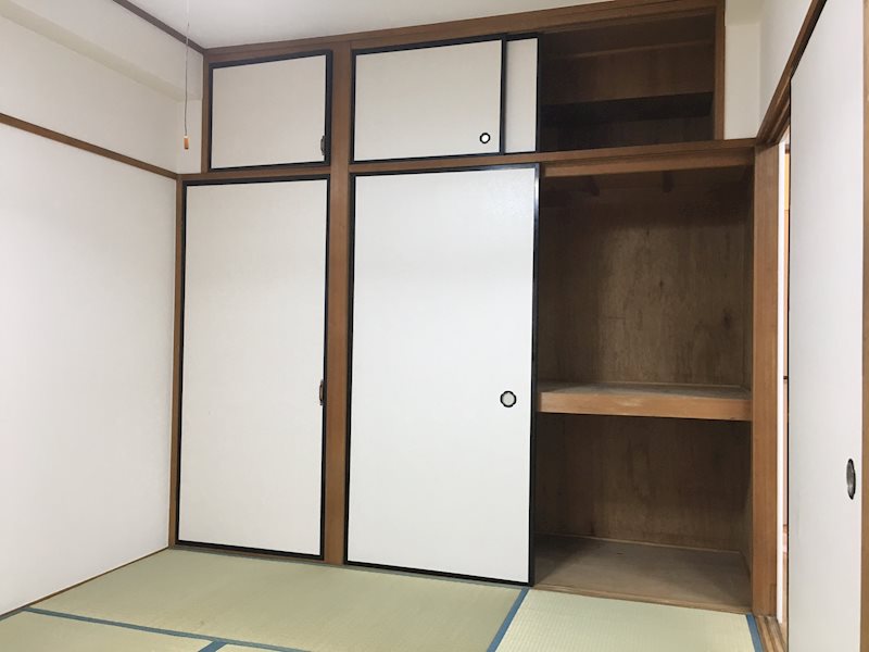 クラウンズマンション 収納